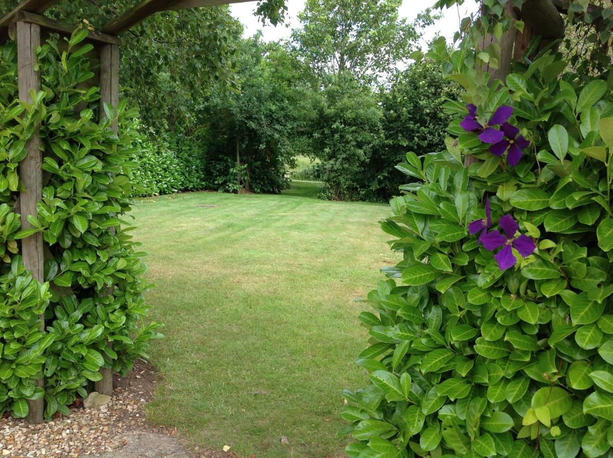 The Oak Lodge, Clematis Cottages, Stamford Bagian luar foto